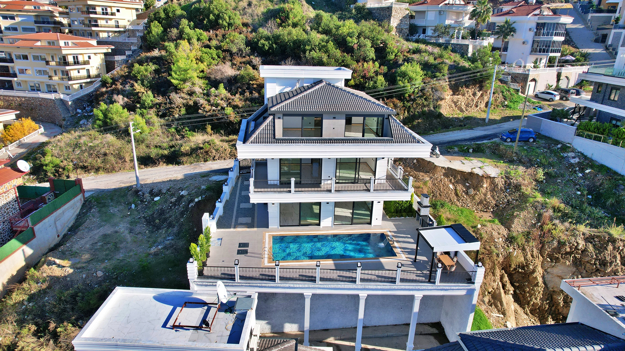 Luxuriöse 4+1 Villa mit atemberaubendem Blick in Kargicak, Alanya