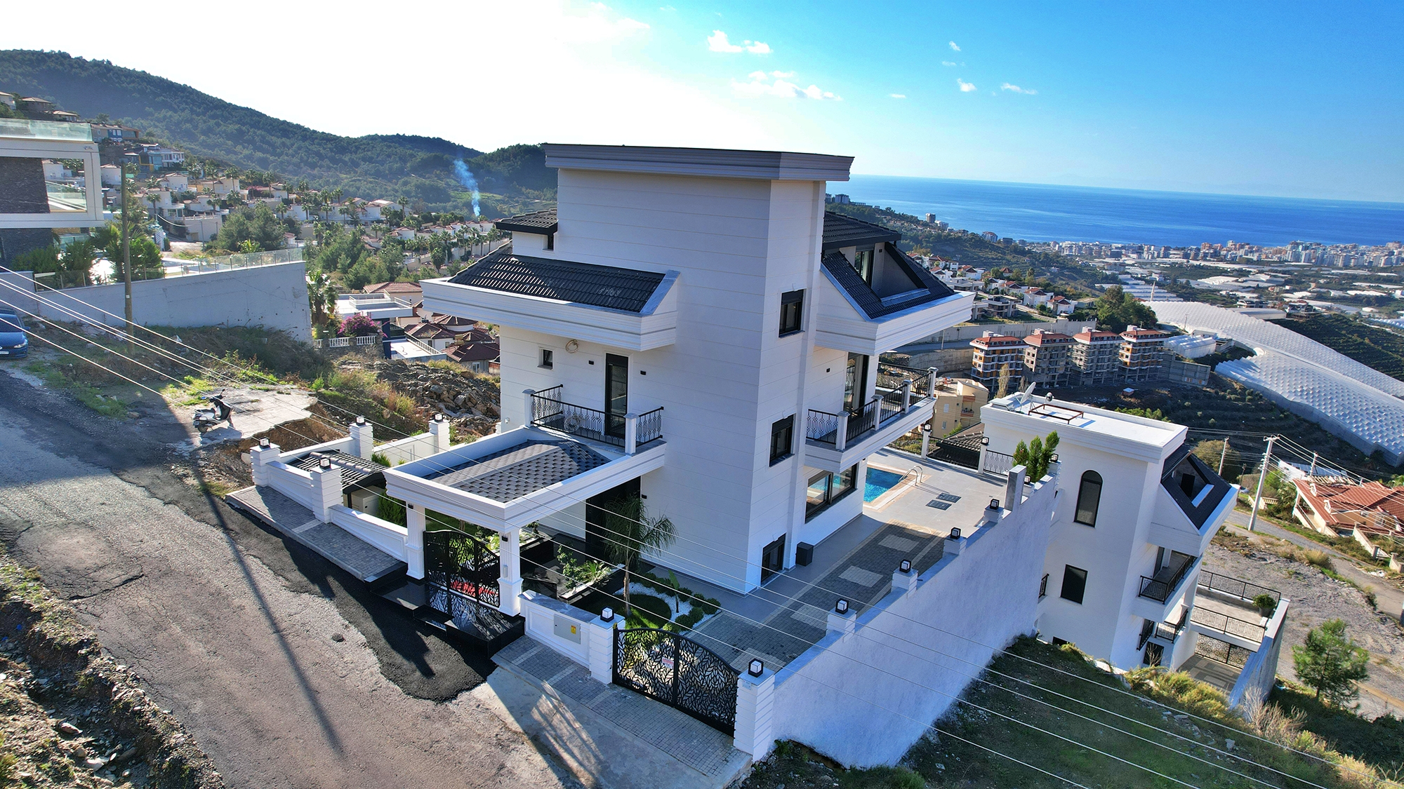 Luxuriöse 4+1 Villa mit atemberaubendem Blick in Kargicak, Alanya