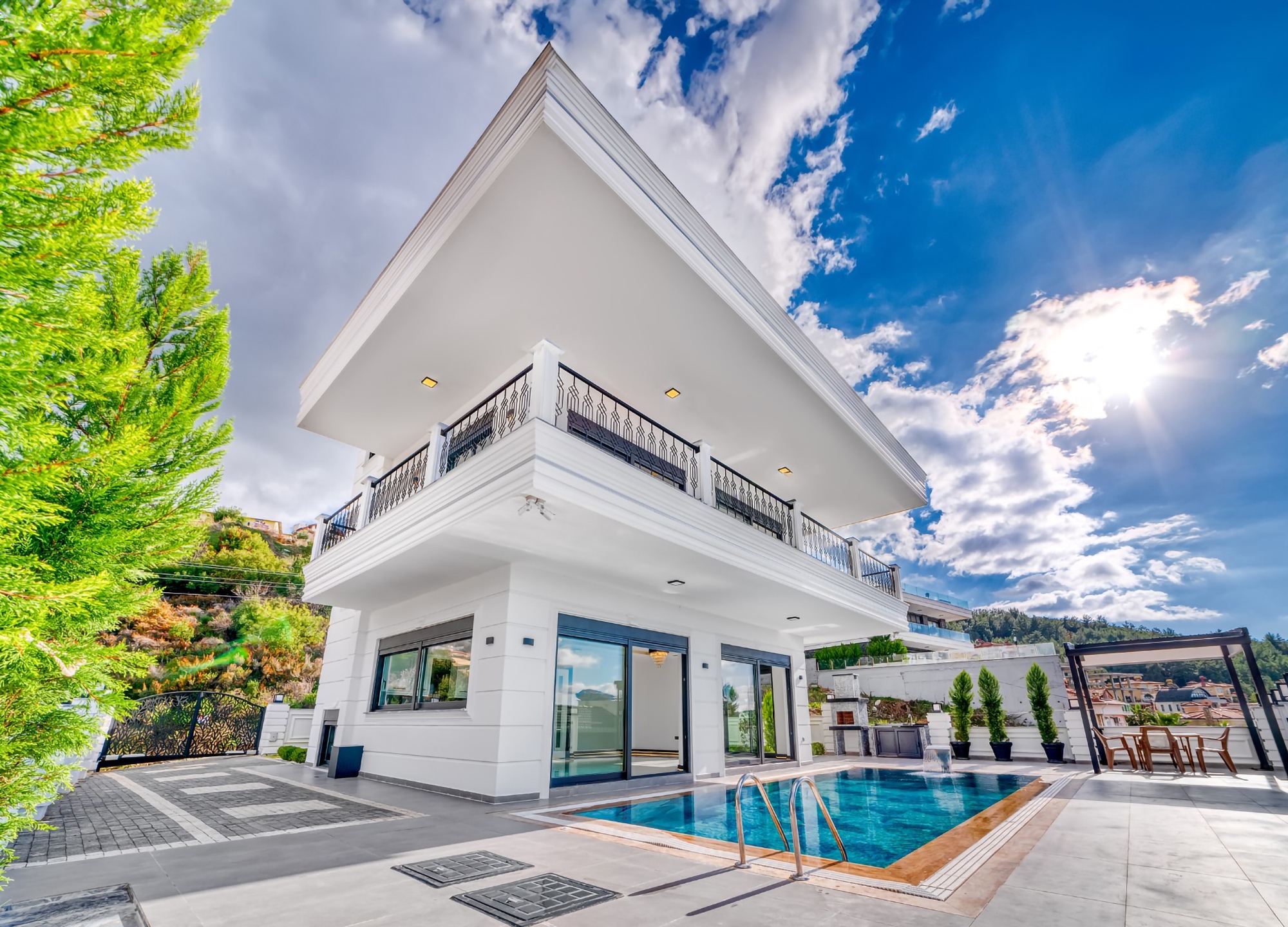 Luxuriöse 4+1 Villa mit atemberaubendem Blick in Kargicak, Alanya