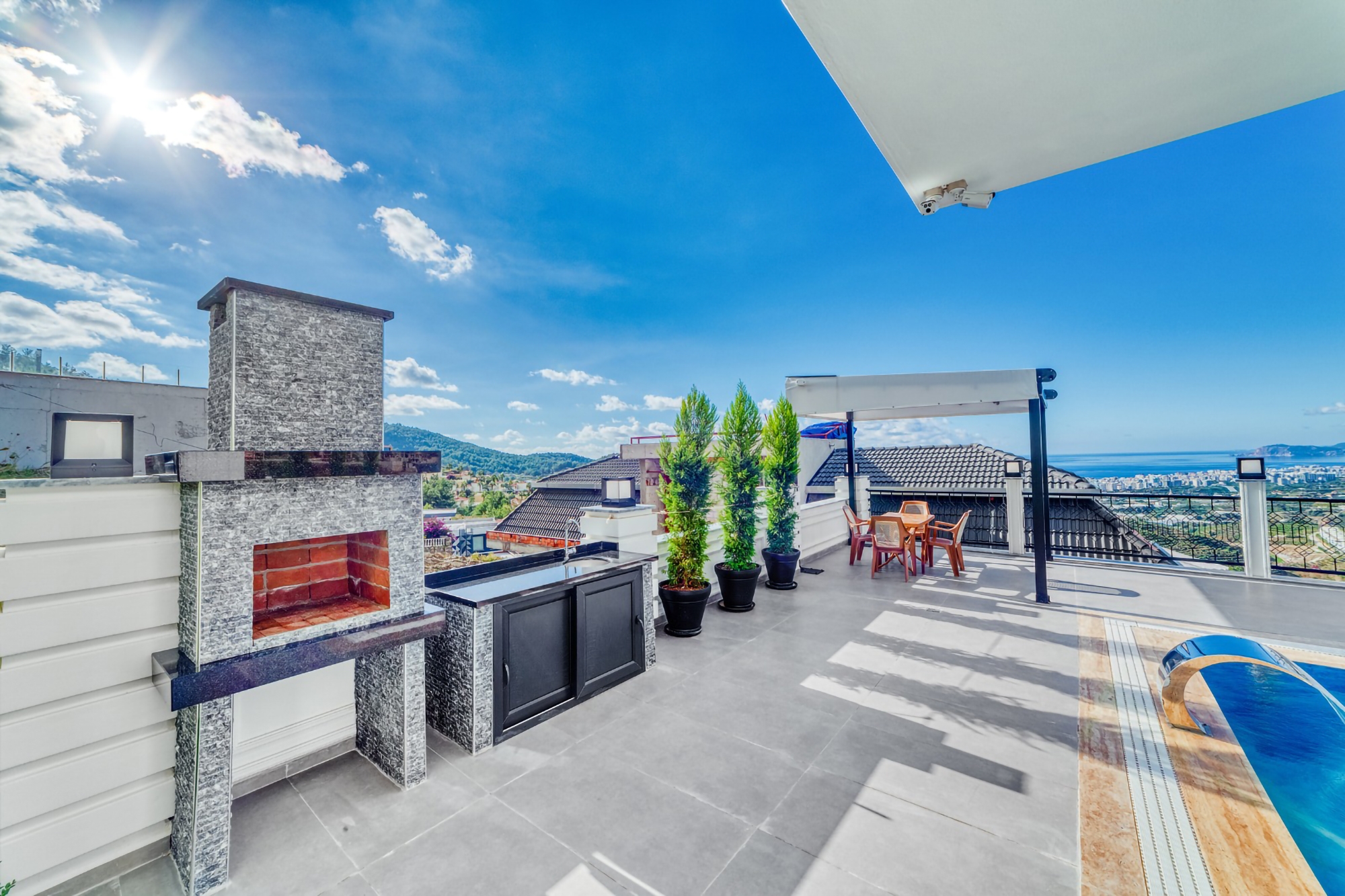 Luxuriöse 4+1 Villa mit atemberaubendem Blick in Kargicak, Alanya