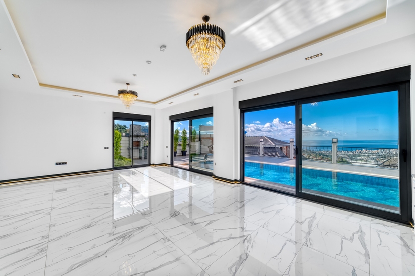 Luxuriöse 4+1 Villa mit atemberaubendem Blick in Kargicak, Alanya