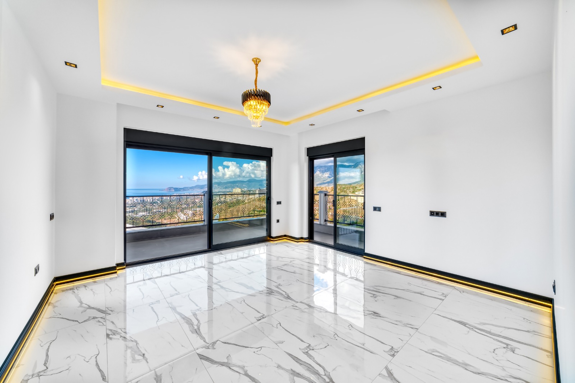 Luxuriöse 4+1 Villa mit atemberaubendem Blick in Kargicak, Alanya