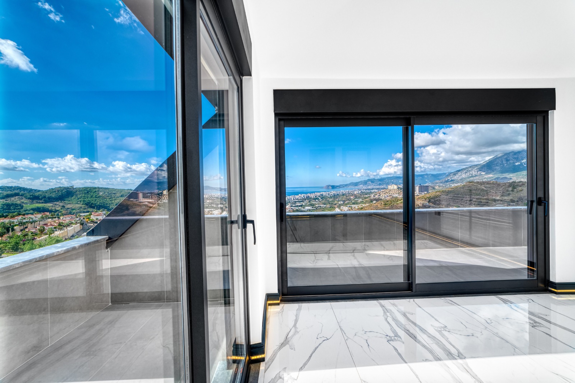 Luxuriöse 4+1 Villa mit atemberaubendem Blick in Kargicak, Alanya