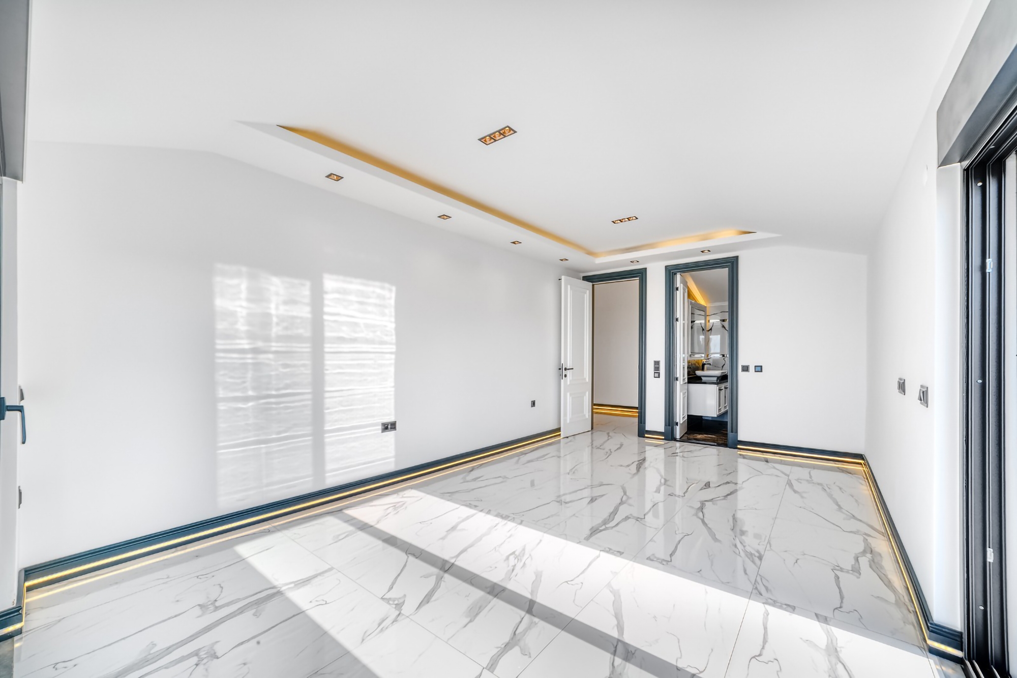Luxuriöse 4+1 Villa mit atemberaubendem Blick in Kargicak, Alanya