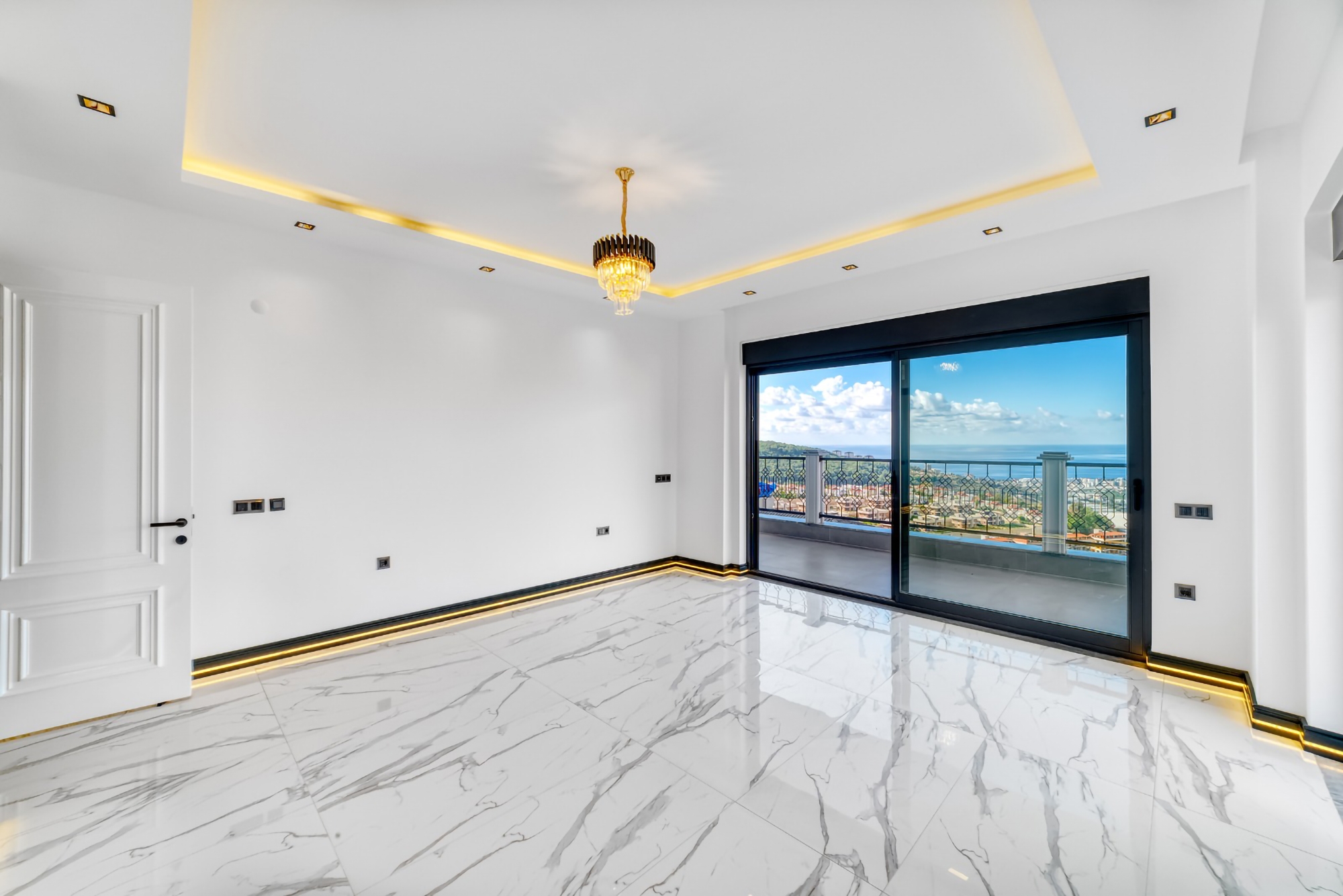 Luxuriöse 4+1 Villa mit atemberaubendem Blick in Kargicak, Alanya