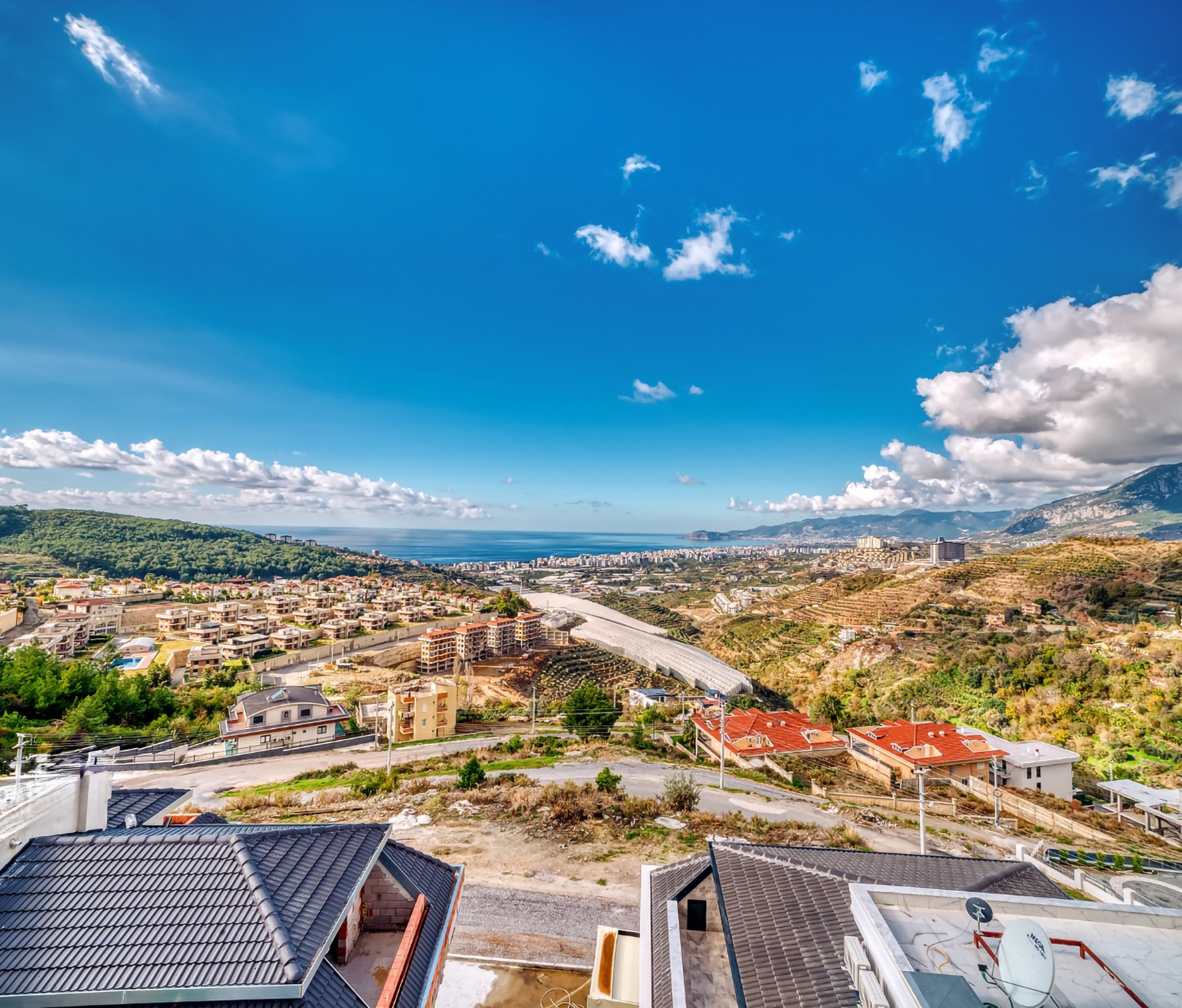 Luxuriöse 4+1 Villa mit atemberaubendem Blick in Kargicak, Alanya