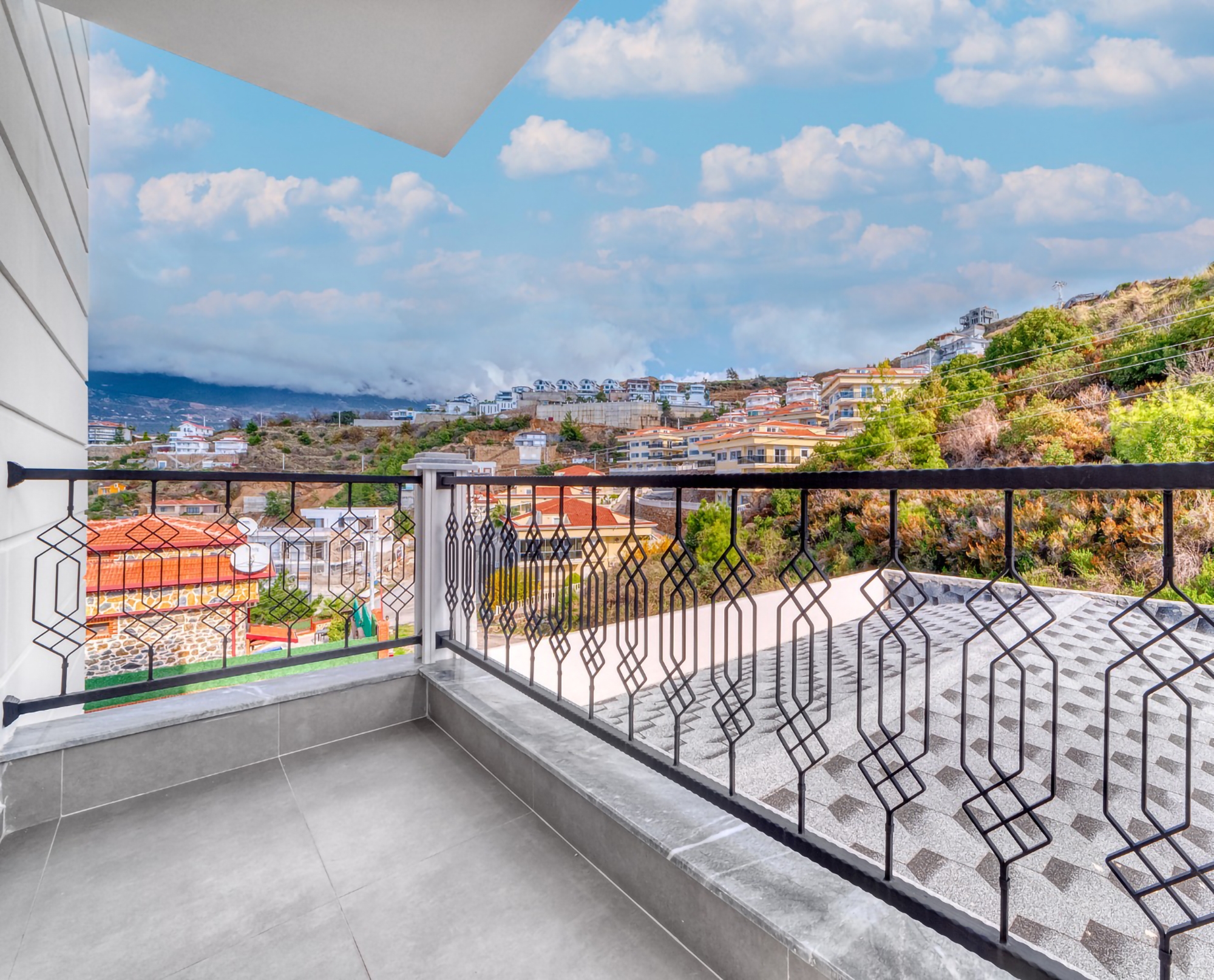 Luxuriöse 4+1 Villa mit atemberaubendem Blick in Kargicak, Alanya