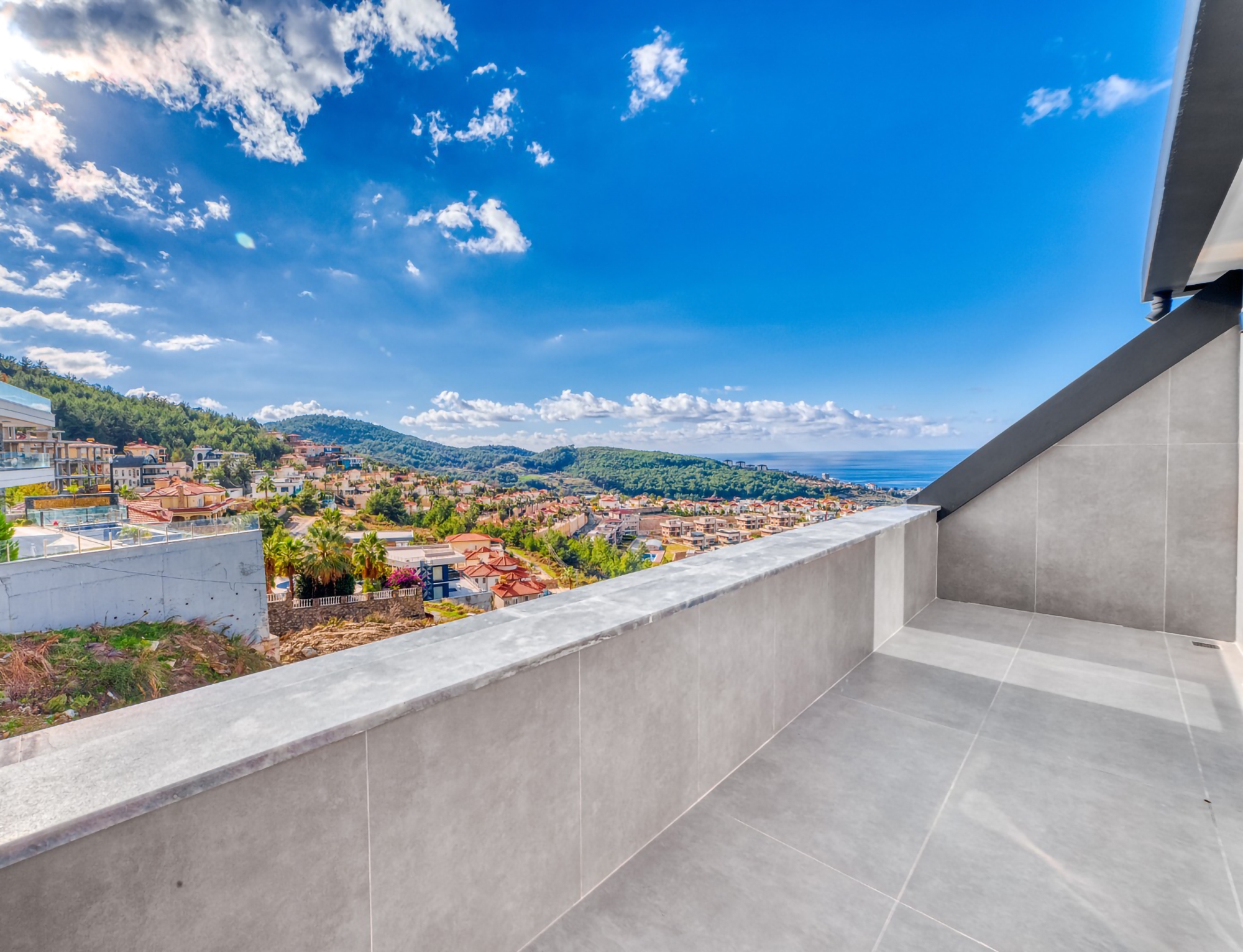 Luxuriöse 4+1 Villa mit atemberaubendem Blick in Kargicak, Alanya