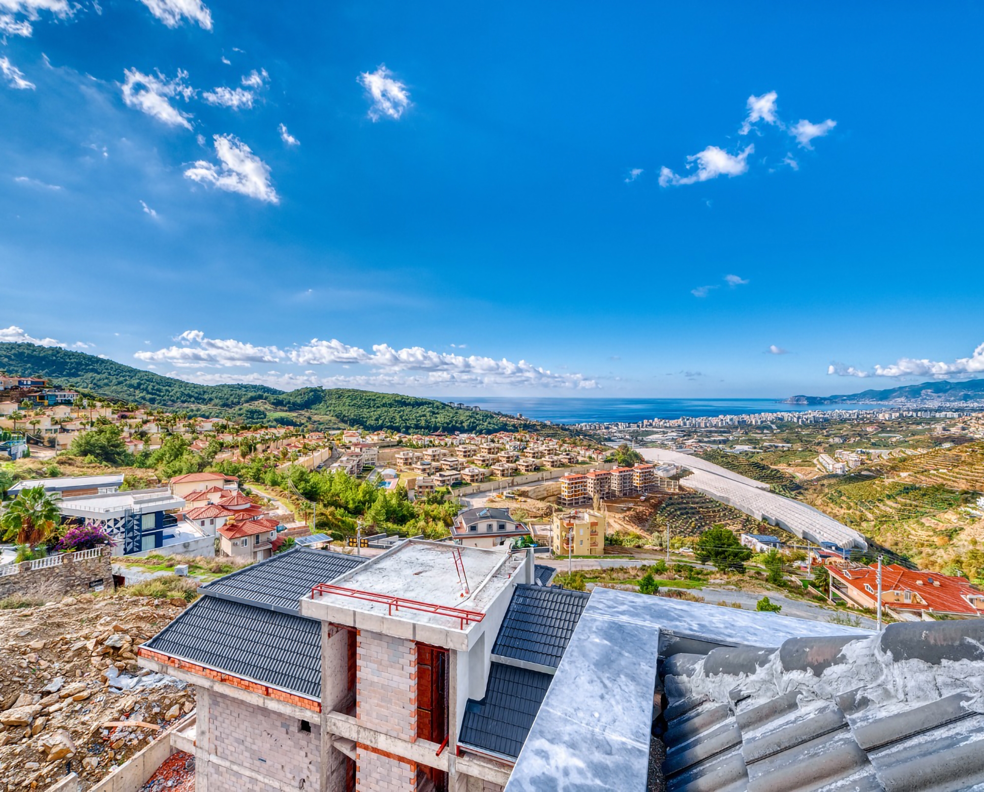 Luxuriöse 4+1 Villa mit atemberaubendem Blick in Kargicak, Alanya