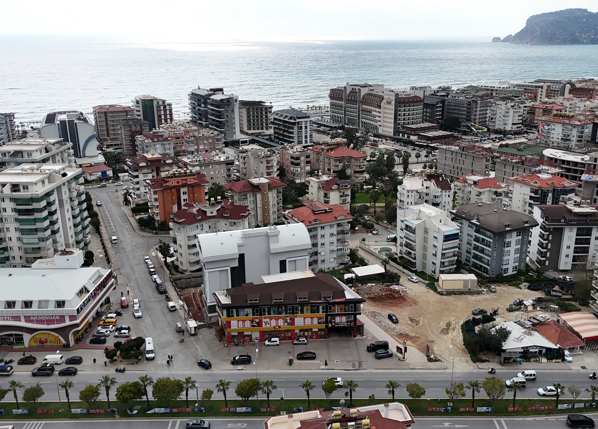 Luxuriöses 1+1 Apartment mit Burg- und Bergblick, Alanya Oba