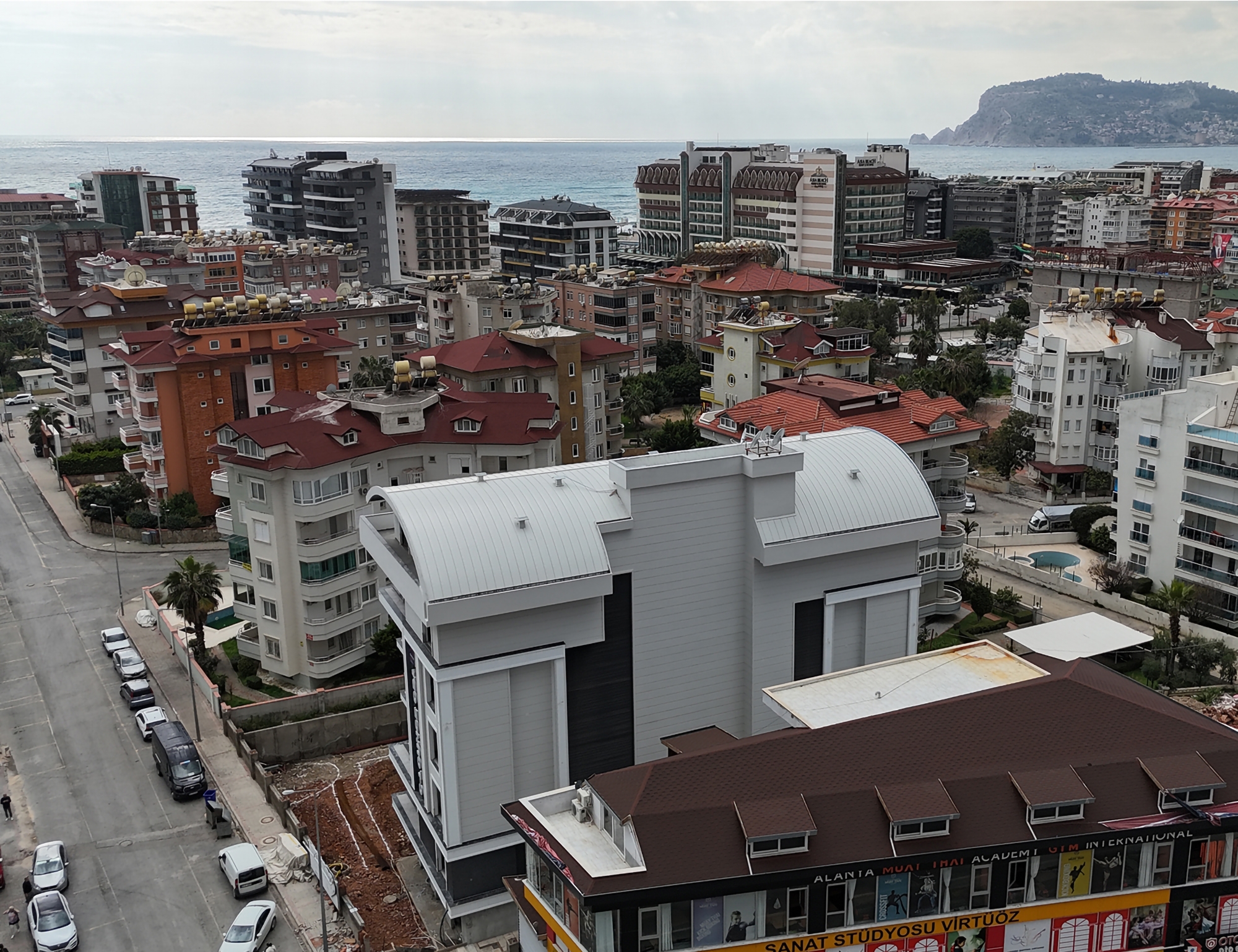 Luxuriöses 1+1 Apartment mit Burg- und Bergblick, Alanya Oba