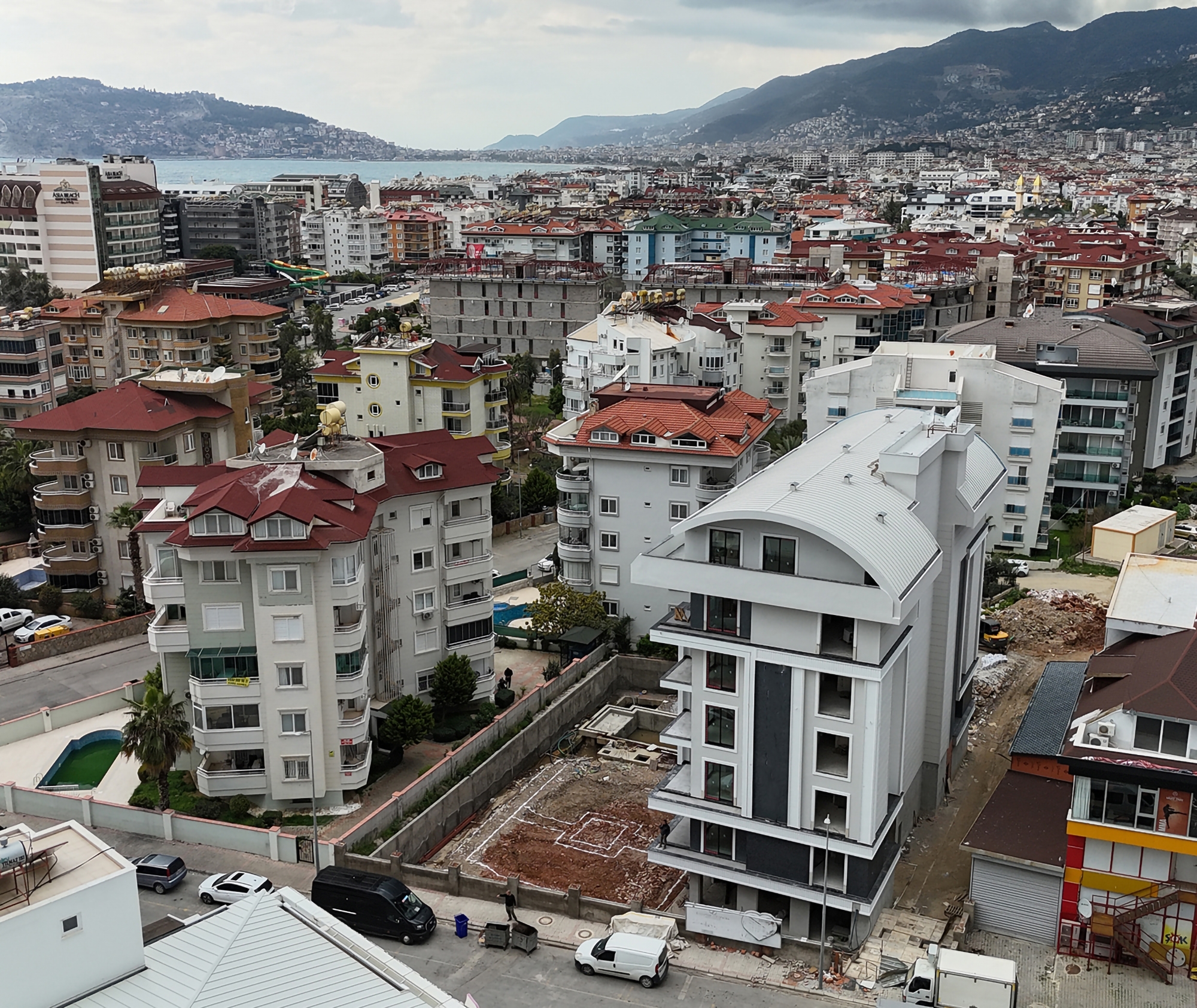 Luxuriöses 1+1 Apartment mit Burg- und Bergblick, Alanya Oba
