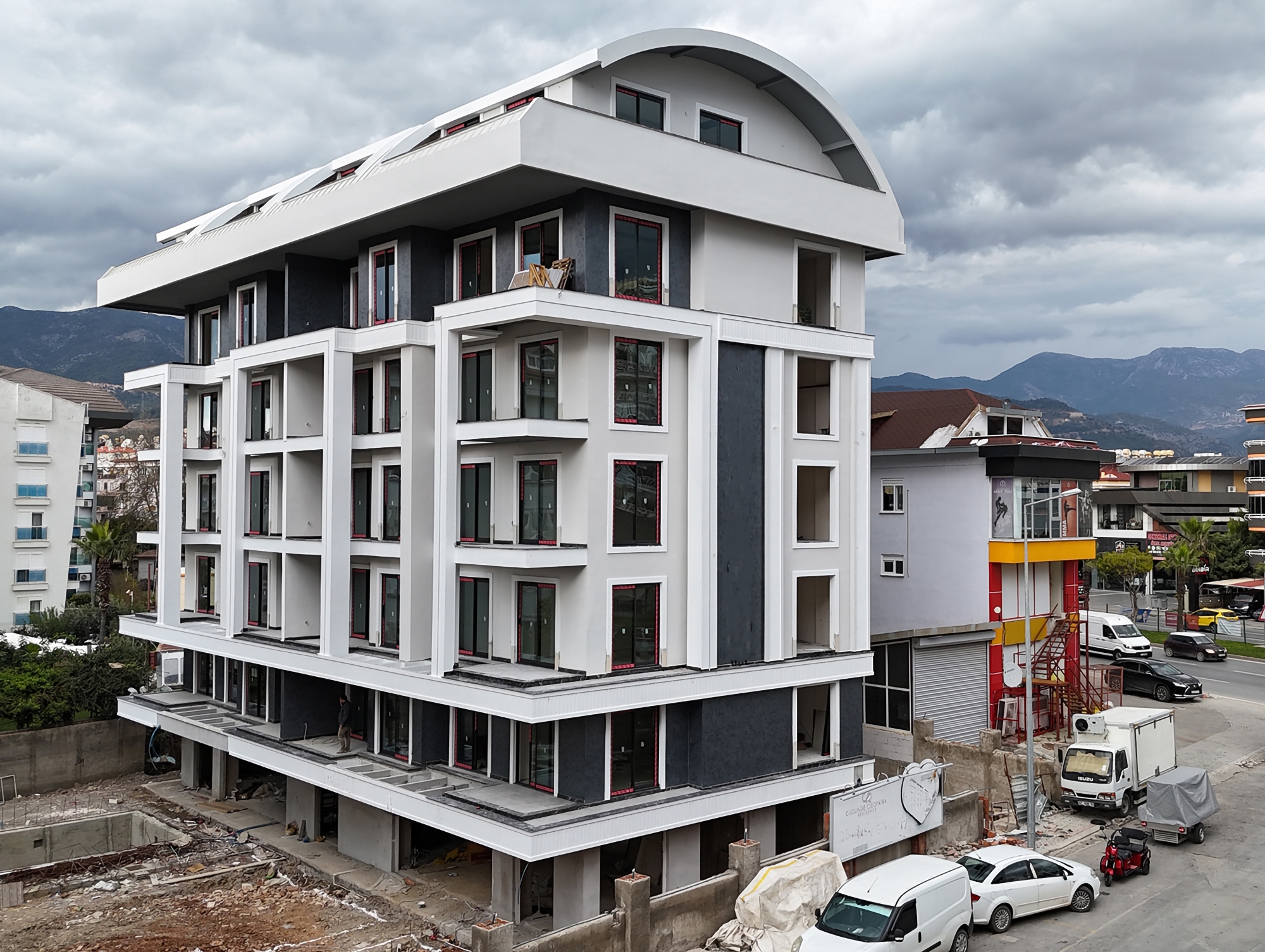 Luxuriöses 1+1 Apartment mit Burg- und Bergblick, Alanya Oba