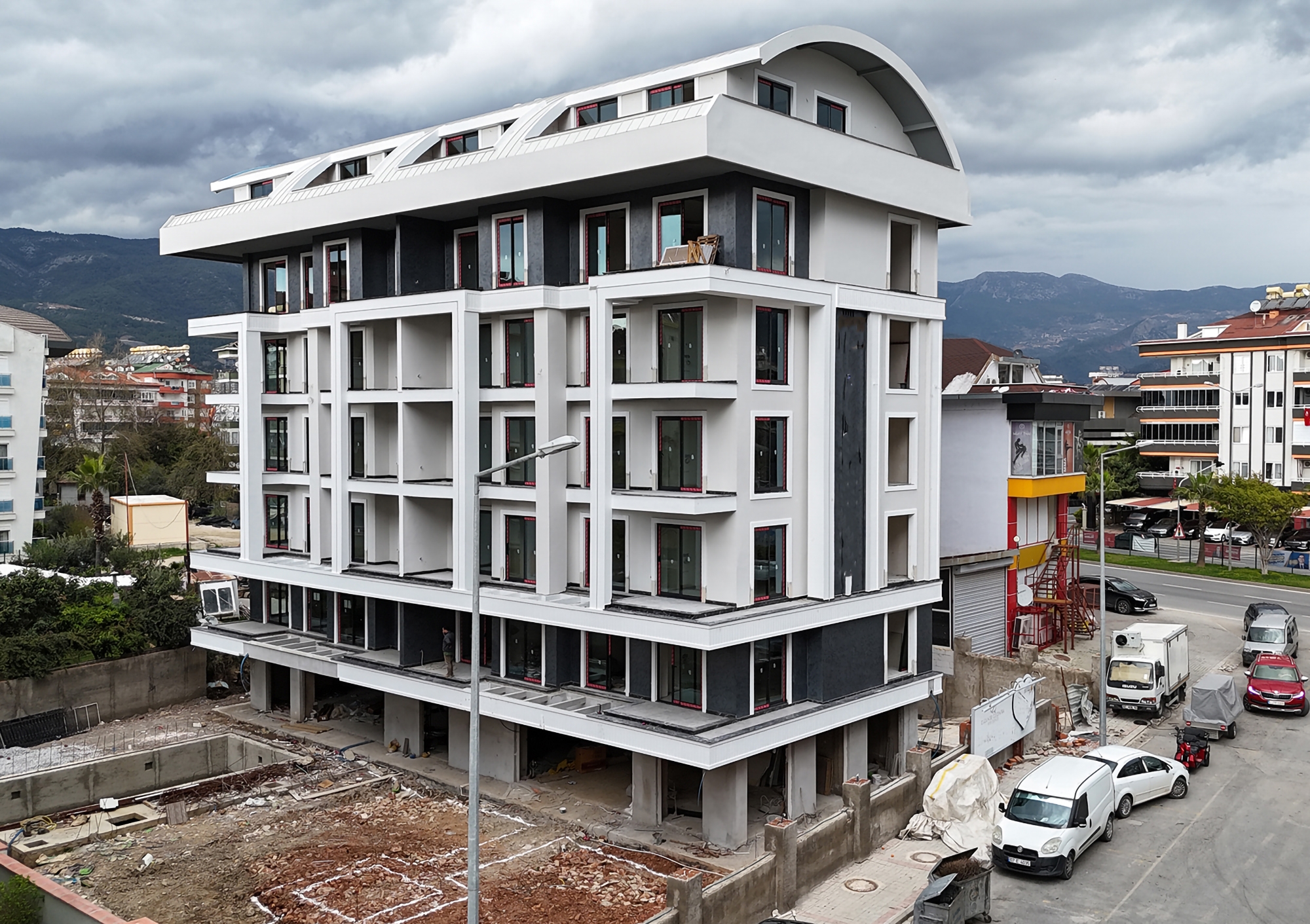 Luxuriöses 1+1 Apartment mit Burg- und Bergblick, Alanya Oba