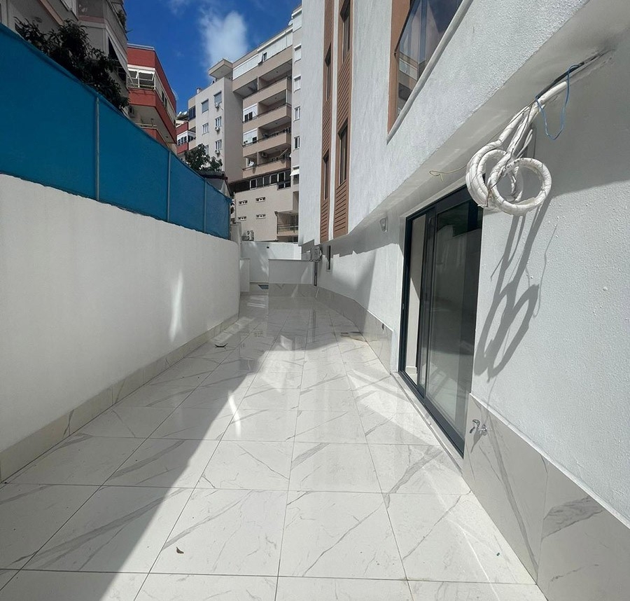 Luxuriöses 2+1 Apartment mit Meerblick, Burg- und Bergblick im Zentrum von Alanya