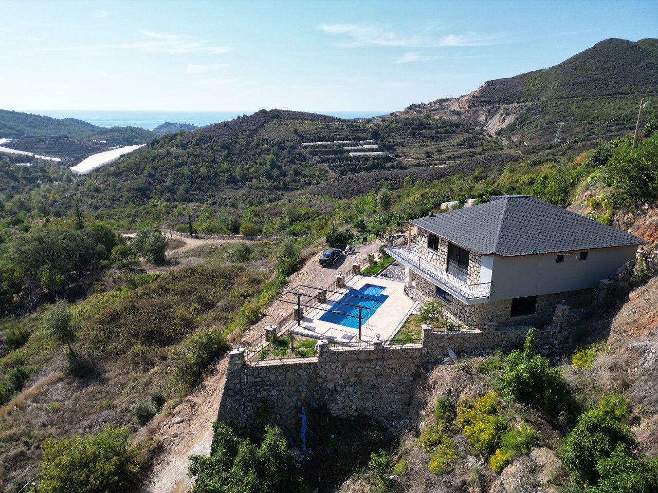 Luksus 3+1 Villa med Fantastisk Udsigt i Yeşilöz, Alanya