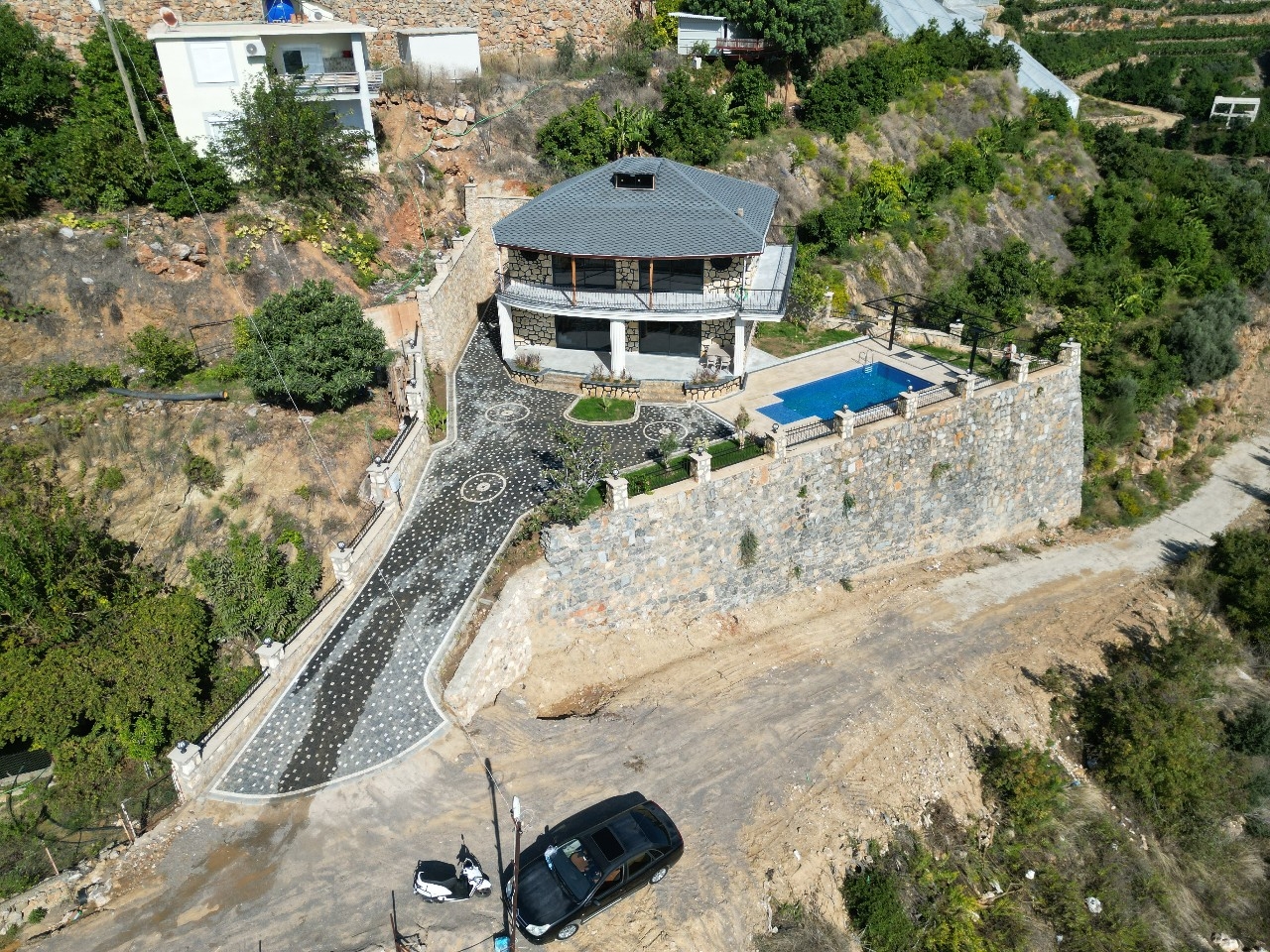 Luksus 3+1 Villa med Fantastisk Udsigt i Yeşilöz, Alanya