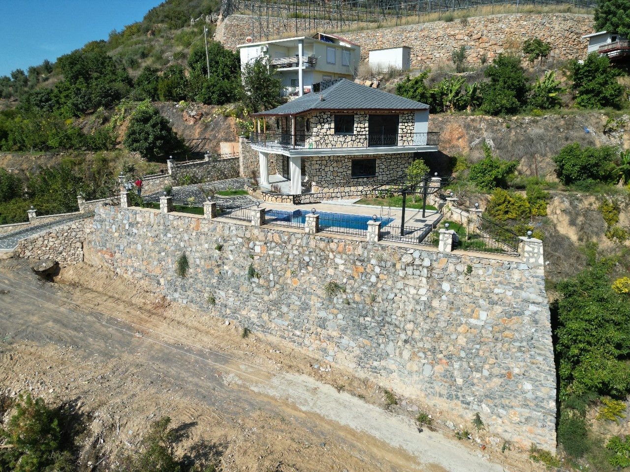 Luksus 3+1 Villa med Fantastisk Udsigt i Yeşilöz, Alanya