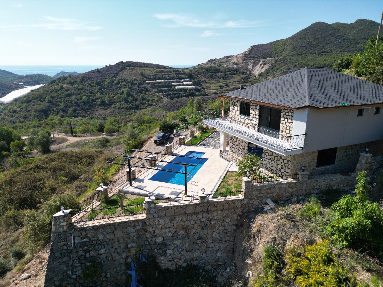 Luksus 3+1 Villa med Fantastisk Udsigt i Yeşilöz, Alanya