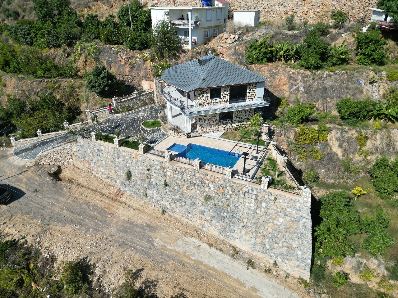 Luksus 3+1 Villa med Fantastisk Udsigt i Yeşilöz, Alanya