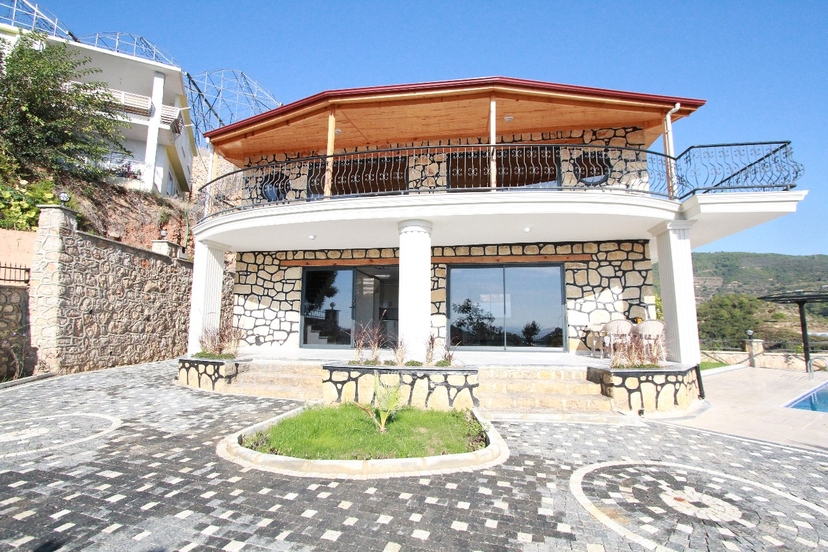 Luksus 3+1 Villa med Fantastisk Udsigt i Yeşilöz, Alanya