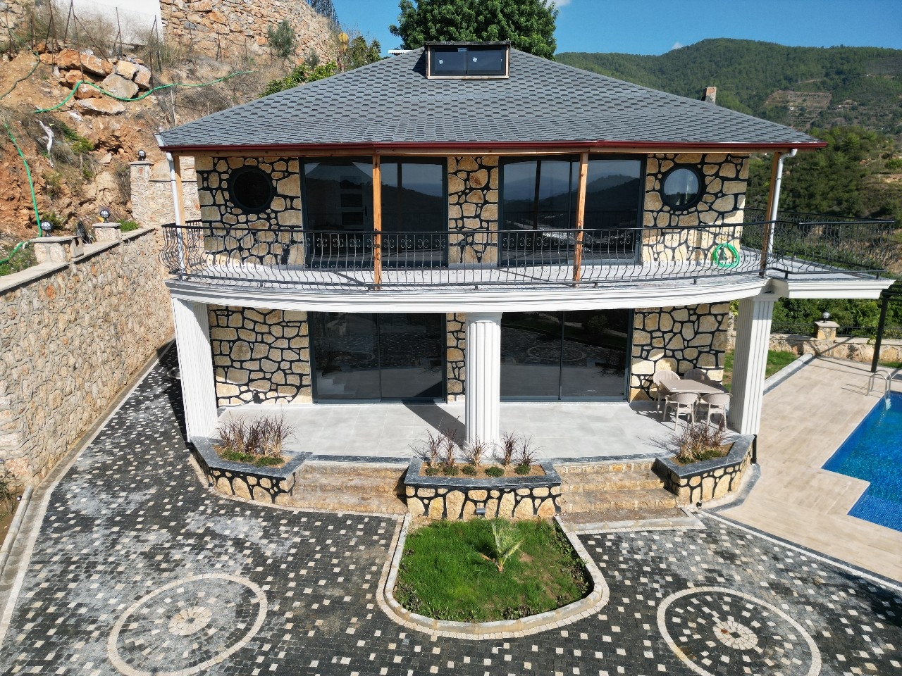 Luksus 3+1 Villa med Fantastisk Udsigt i Yeşilöz, Alanya