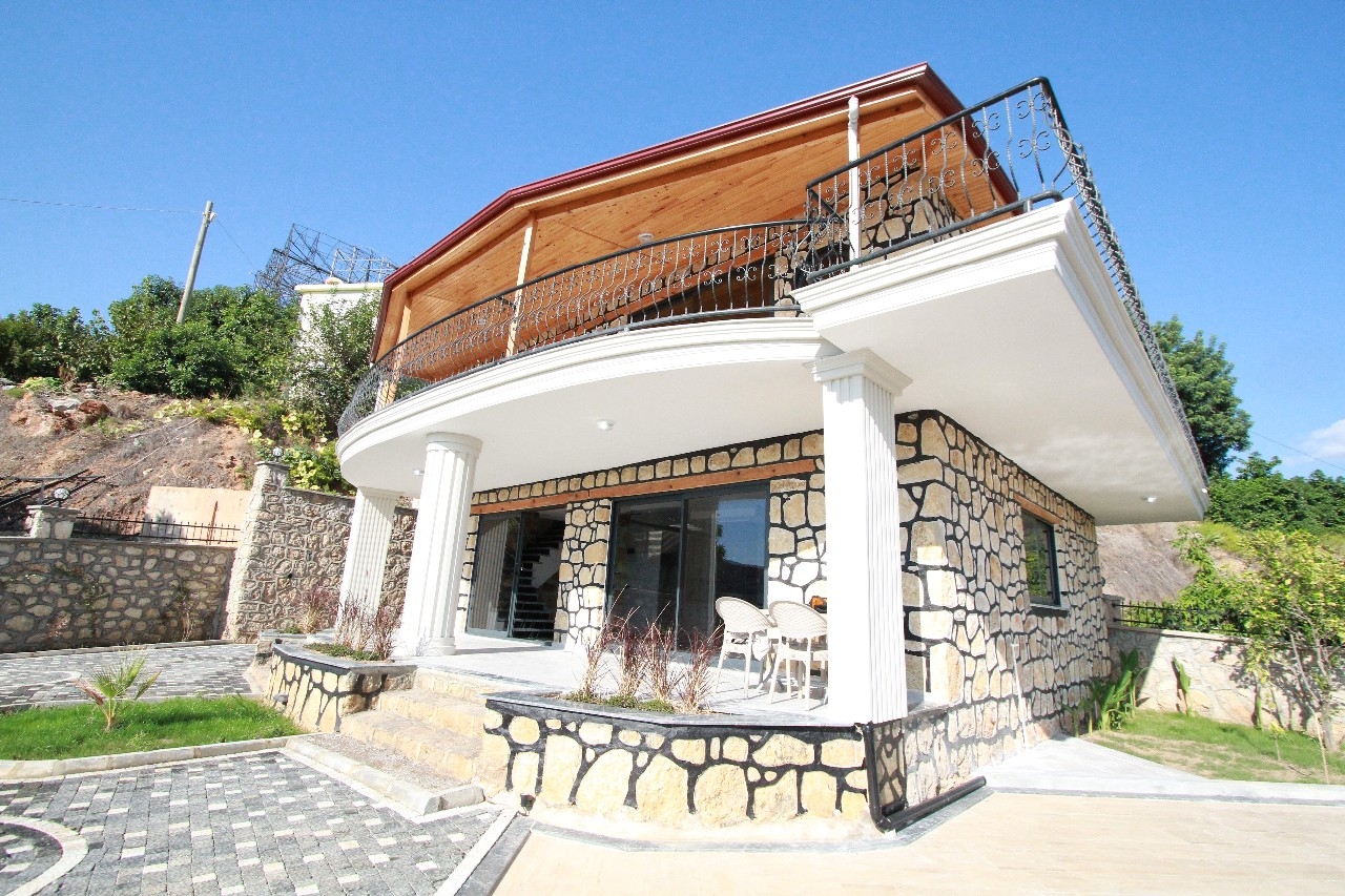 Luksus 3+1 Villa med Fantastisk Udsigt i Yeşilöz, Alanya