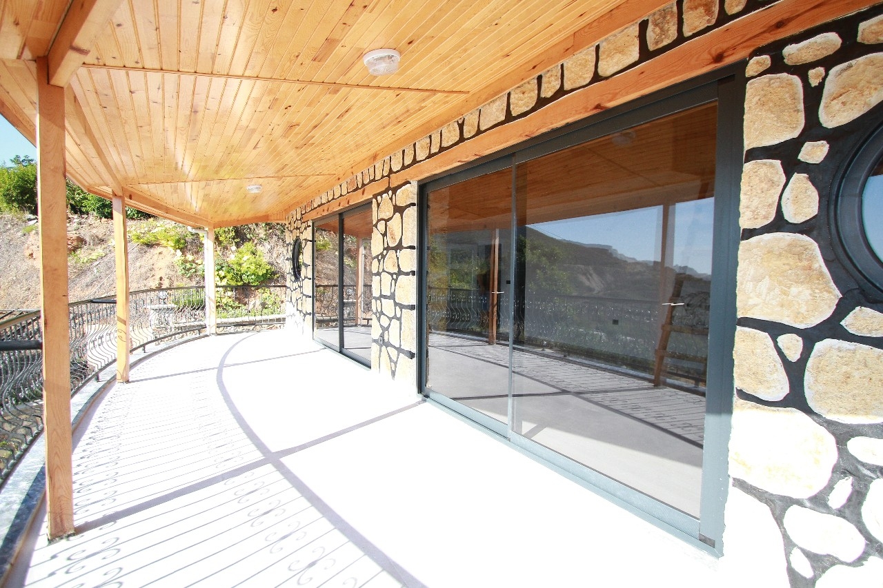 Luksus 3+1 Villa med Fantastisk Udsigt i Yeşilöz, Alanya