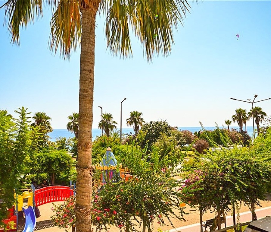 2+1 Wohnung mit atemberaubendem Blick, Alanya Zentrum