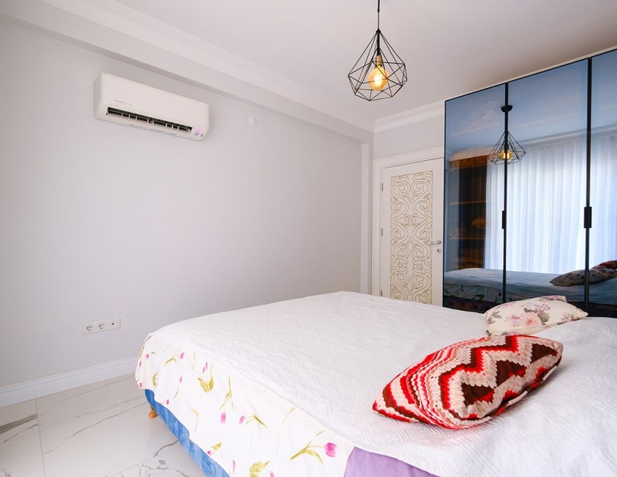 Immediately available 3+1 apartment with a large living area in Alanya