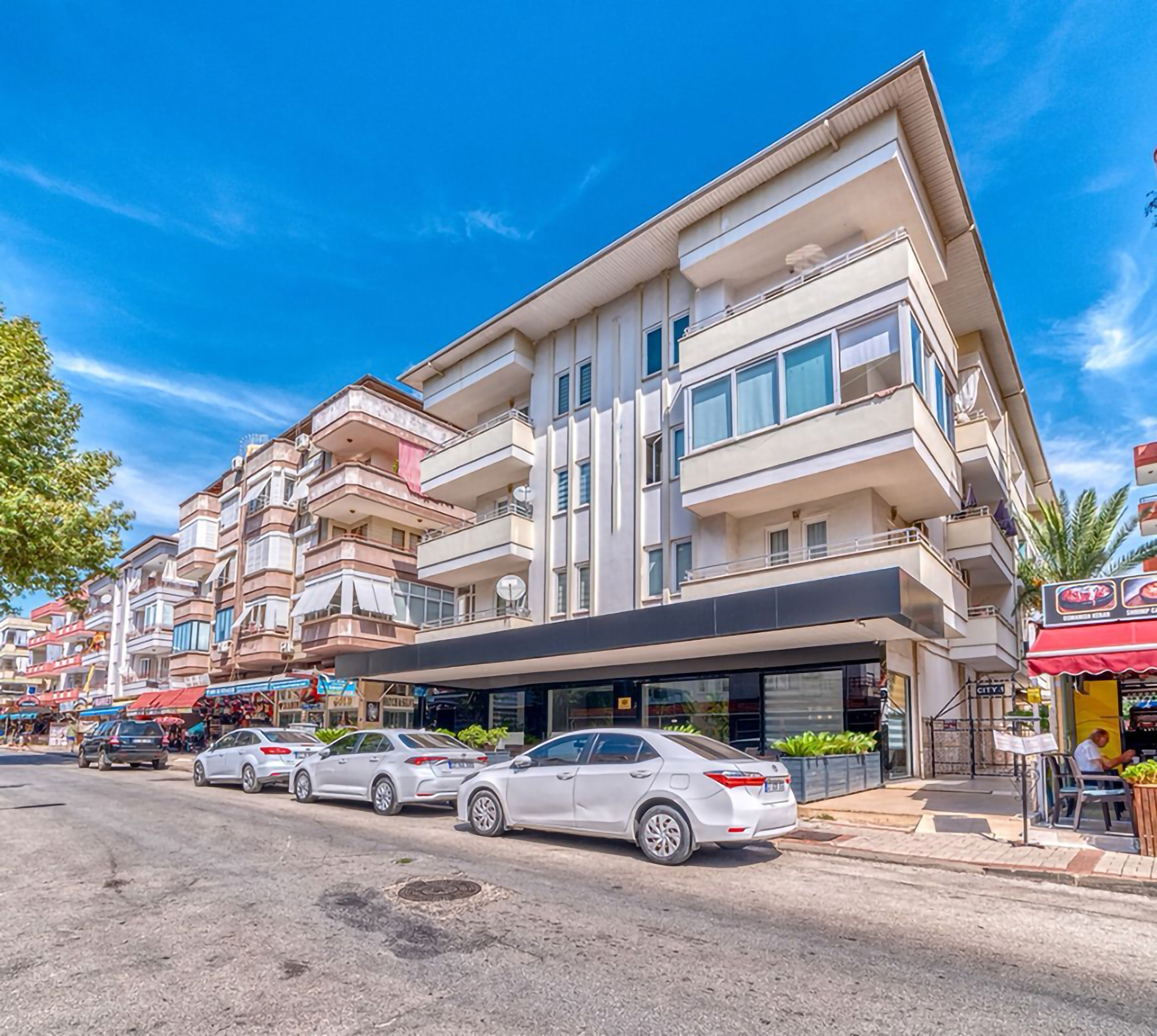 Luksus 1+1 Lejlighed med Bjergudsigt i Alanya Centrum