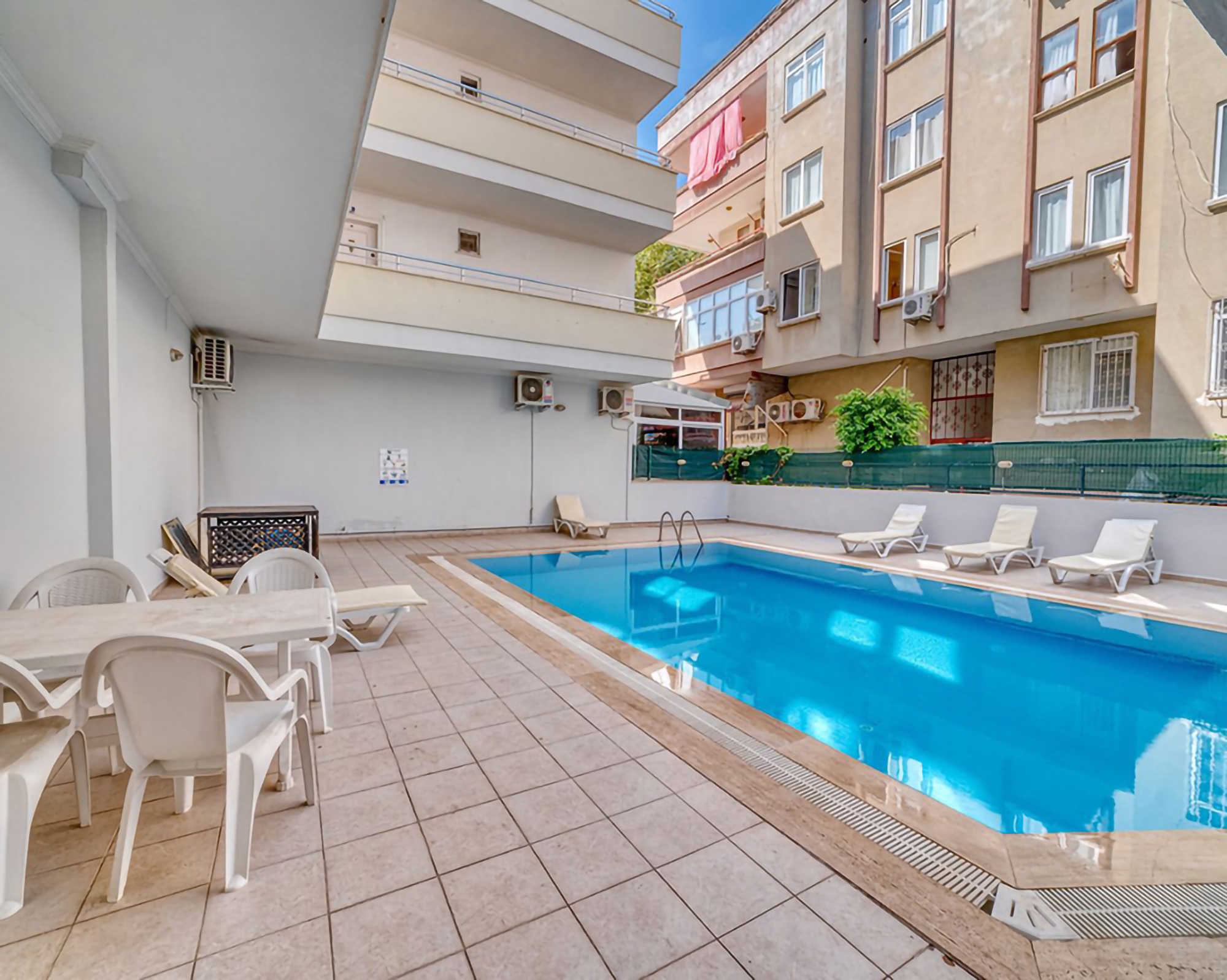 Luksus 1+1 Lejlighed med Bjergudsigt i Alanya Centrum