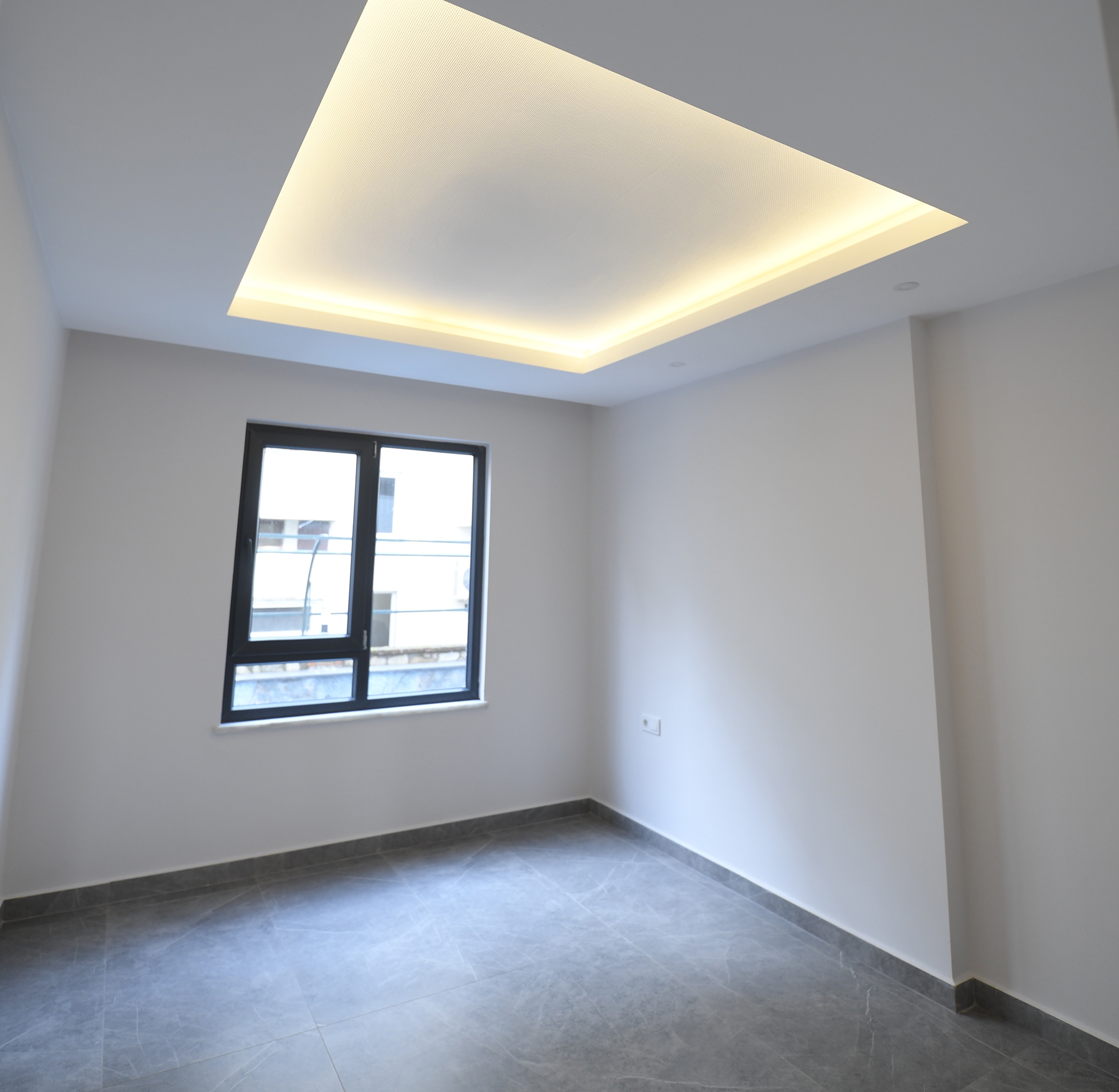 Luxuriöse 2+1 Wohnung mit Burg- und Bergblick im Zentrum von Alanya