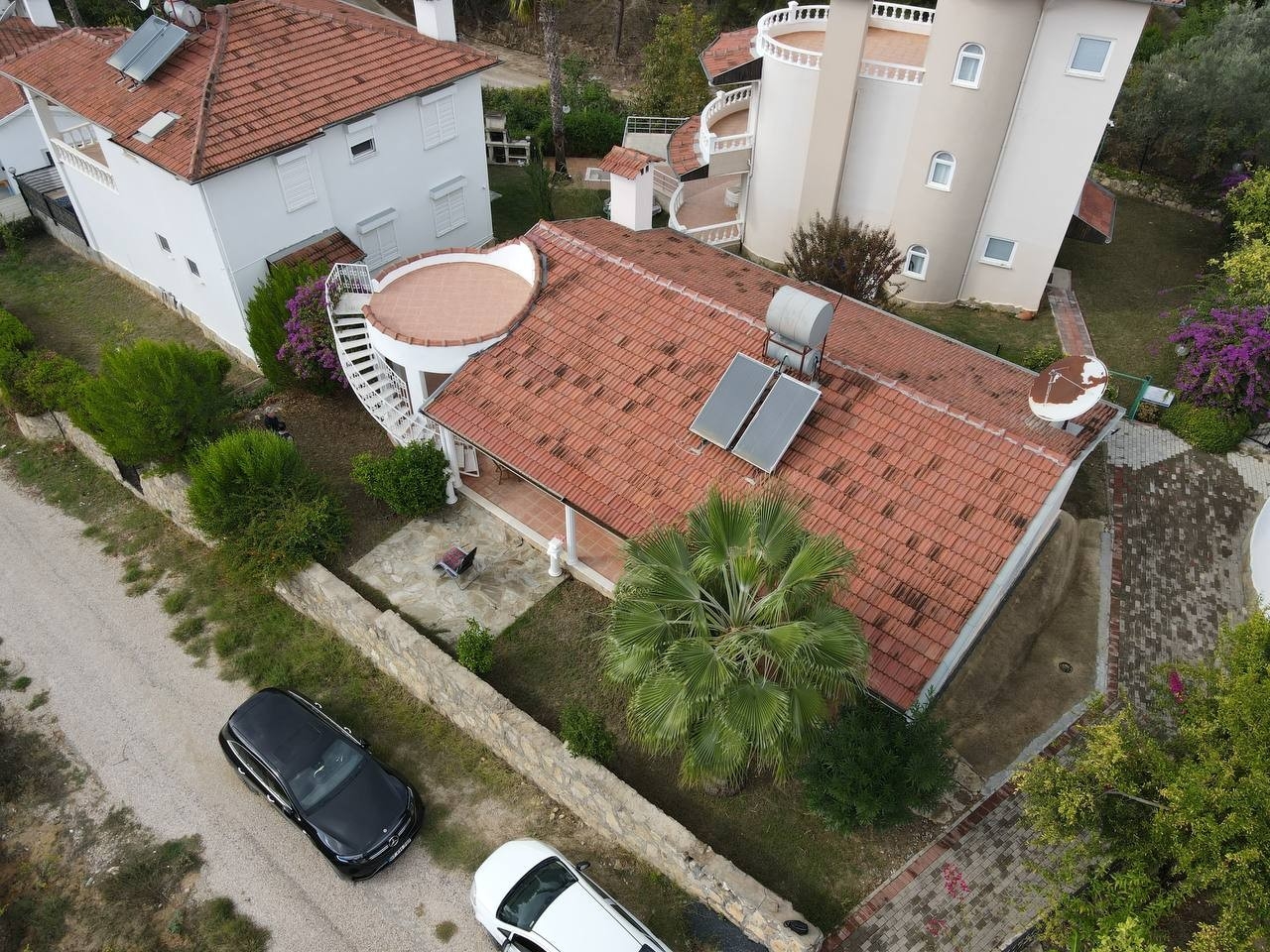 2+1 Villa med slott- och bergsutsikt, Alanya Avsallar