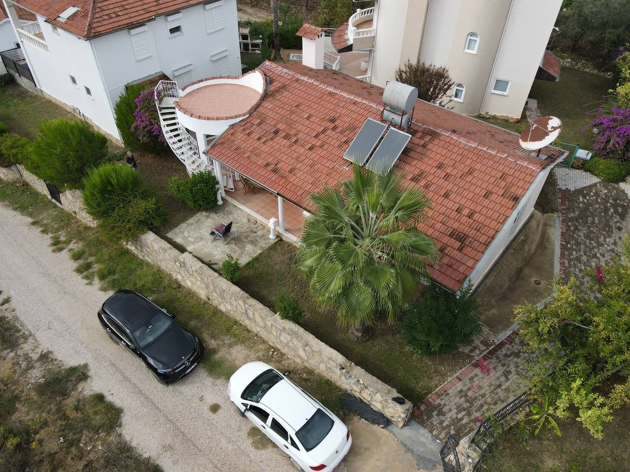 2+1 Villa med slott- och bergsutsikt, Alanya Avsallar