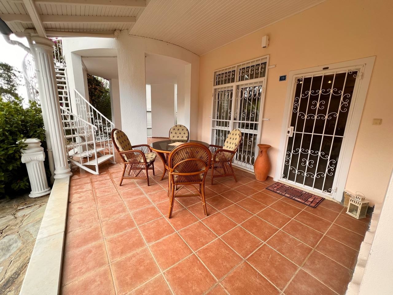 2+1 Villa med slott- och bergsutsikt, Alanya Avsallar