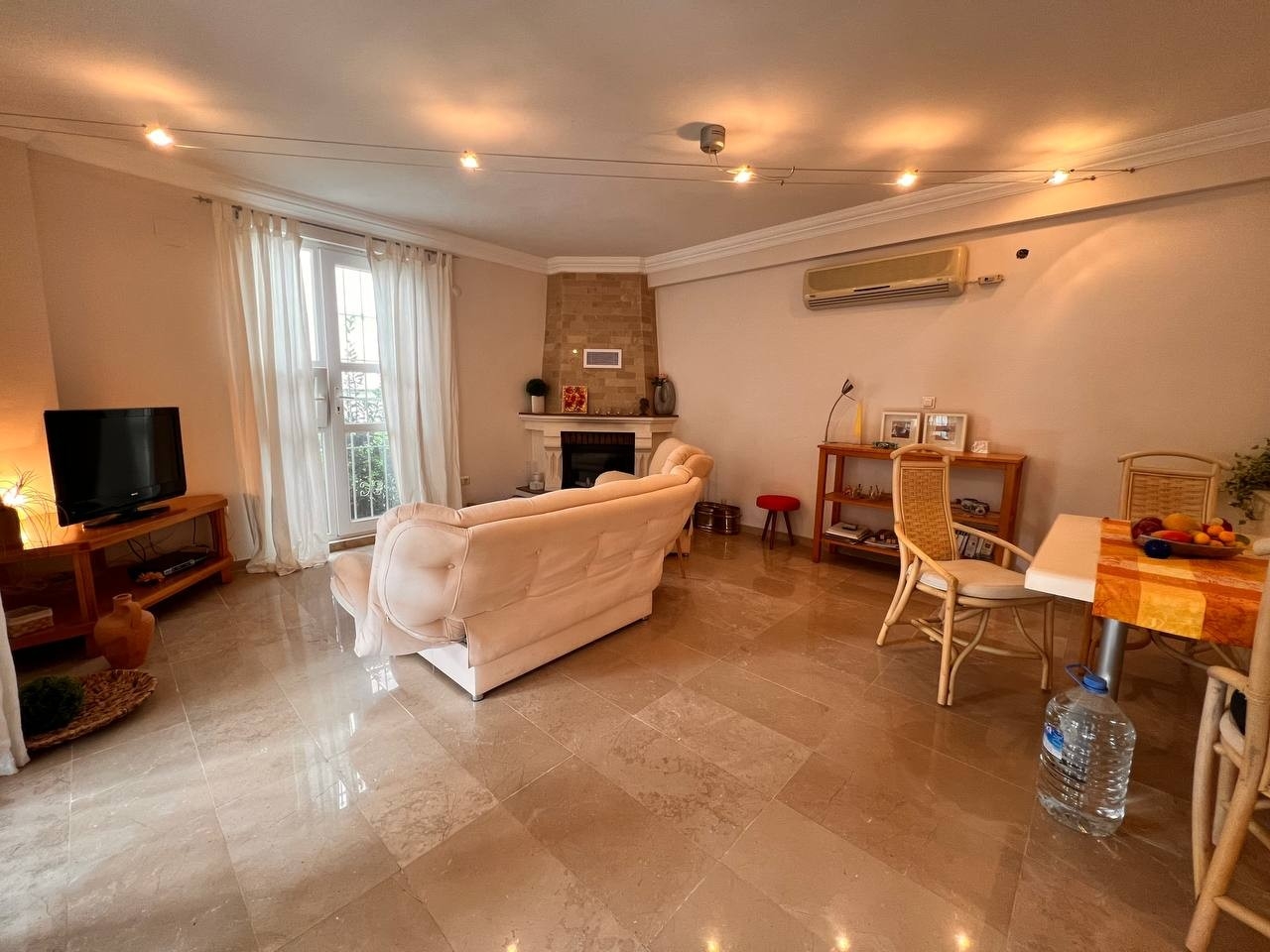 2+1 Villa med slott- och bergsutsikt, Alanya Avsallar