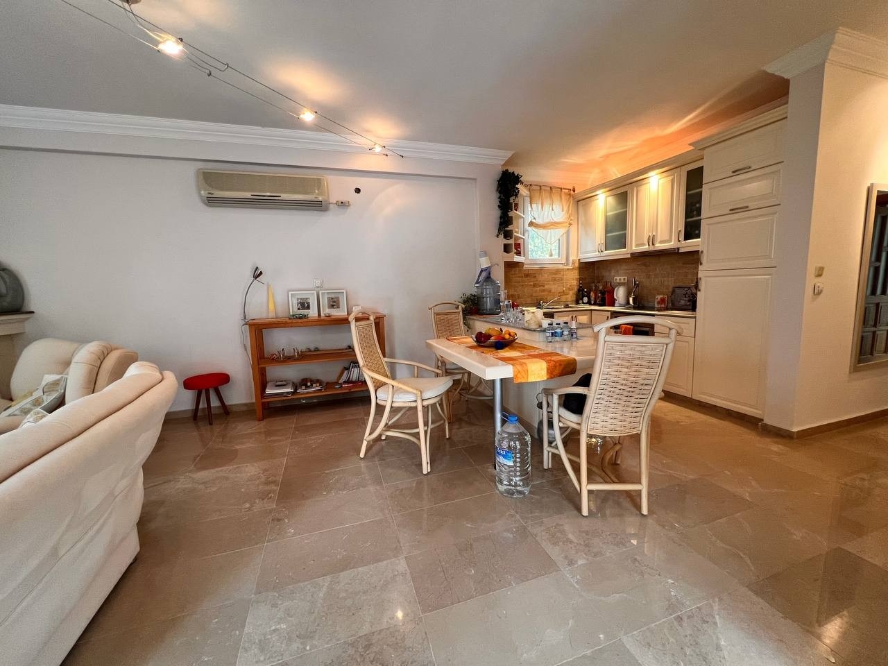 2+1 Villa med slott- och bergsutsikt, Alanya Avsallar