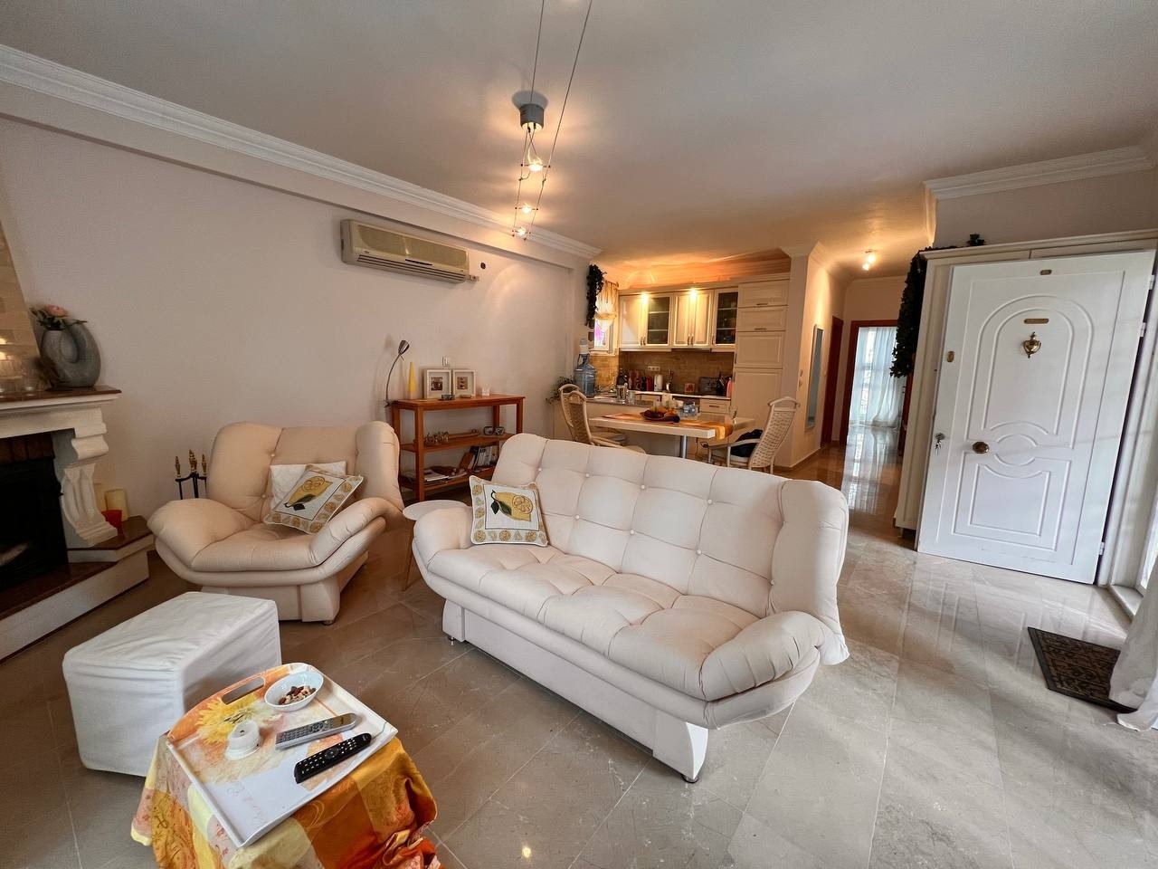 2+1 Villa med slott- och bergsutsikt, Alanya Avsallar