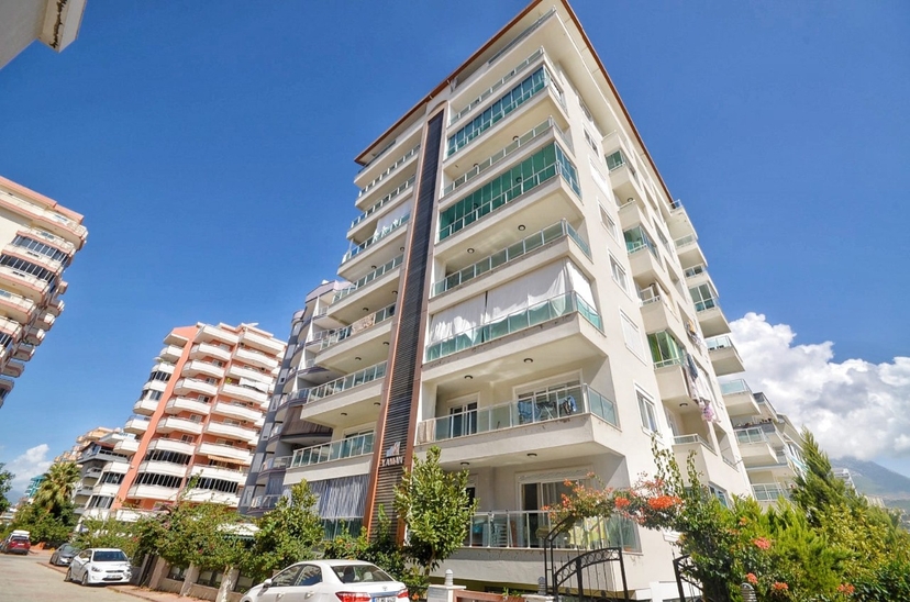 Immediately available spacious 2+1 penthouse 250 m from the sea in Alanya