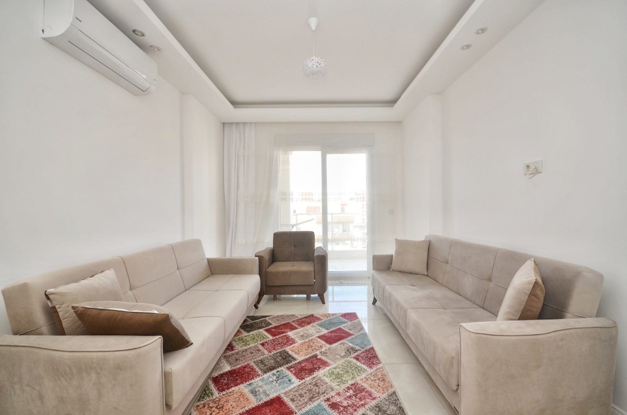 Immediately available spacious 2+1 penthouse 250 m from the sea in Alanya