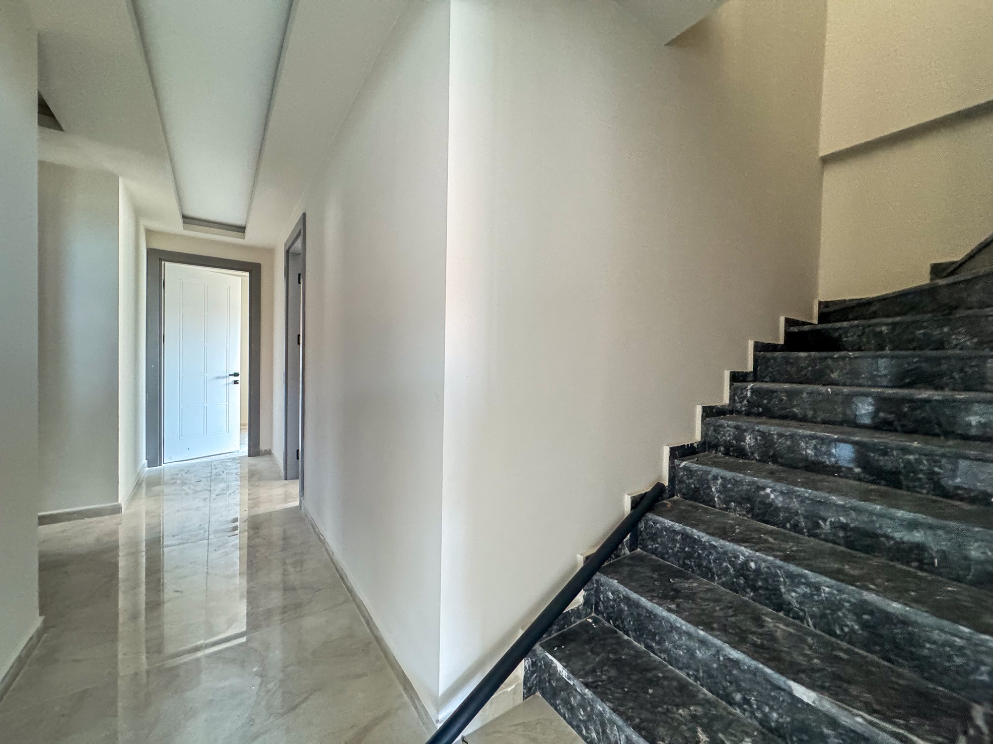 Luxuriöses 4+1 Apartment mit atemberaubendem Ausblick, Alanya Zentrum