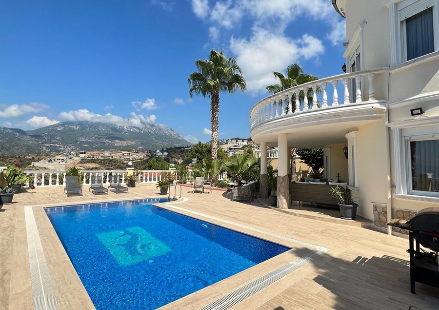 Mountain View 3+1 Villa in Kargicak, Alanya
