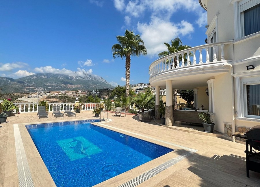 Mountain View 3+1 Villa in Kargicak, Alanya