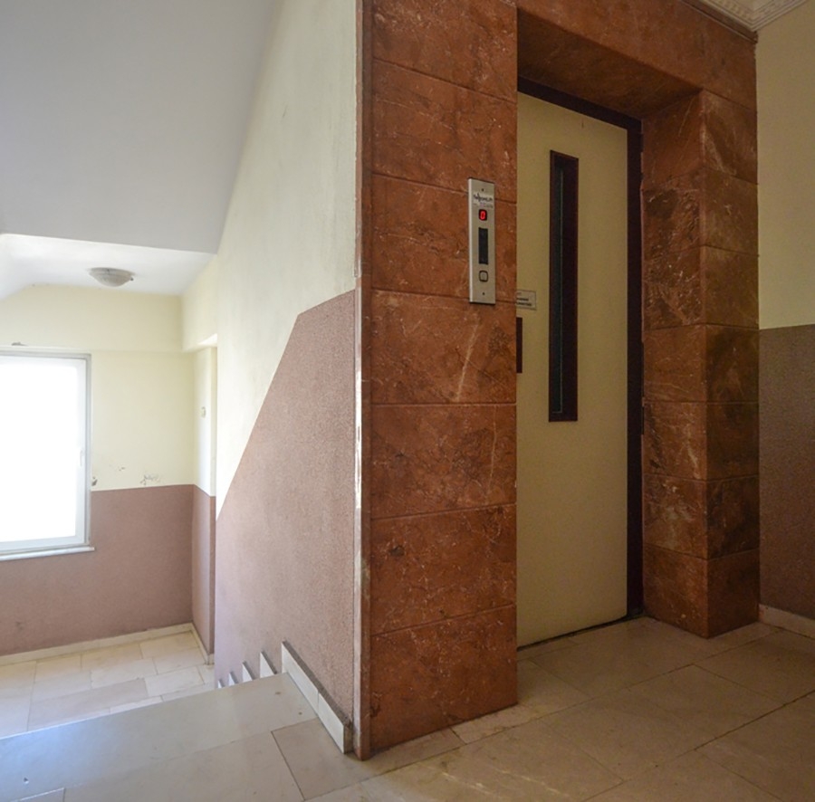 Spacious 2+1 Apartment in Alanya City Center with Mountain View