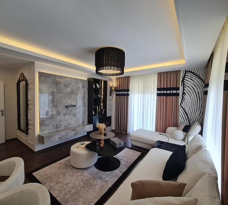 Spacious 2+1 Apartment in Alanya City Center with Mountain View