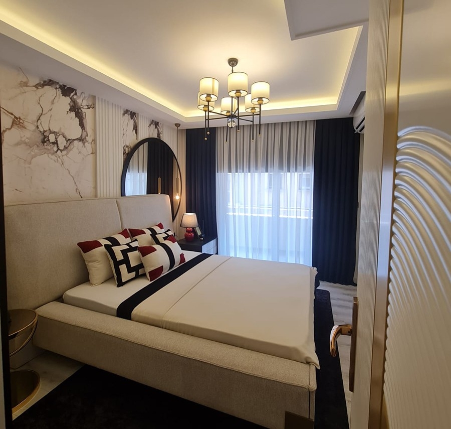 Spacious 2+1 Apartment in Alanya City Center with Mountain View