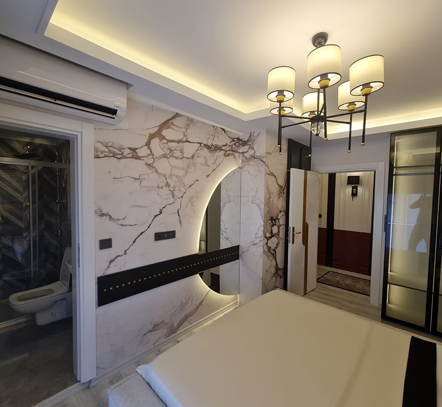 Spacious 2+1 Apartment in Alanya City Center with Mountain View