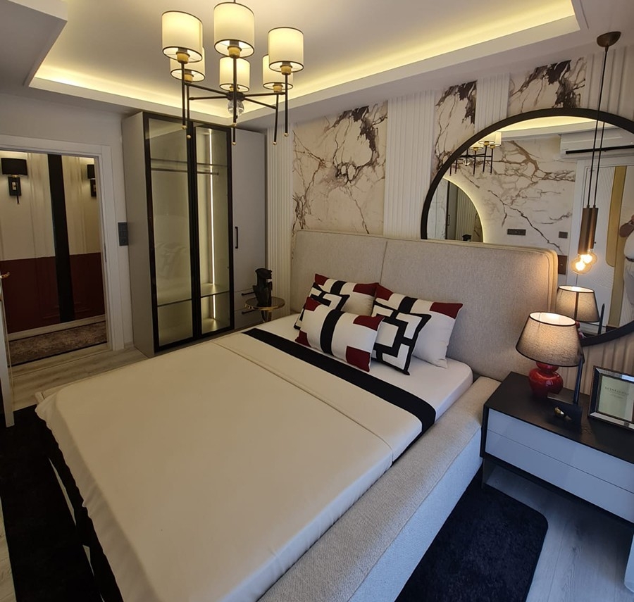 Spacious 2+1 Apartment in Alanya City Center with Mountain View