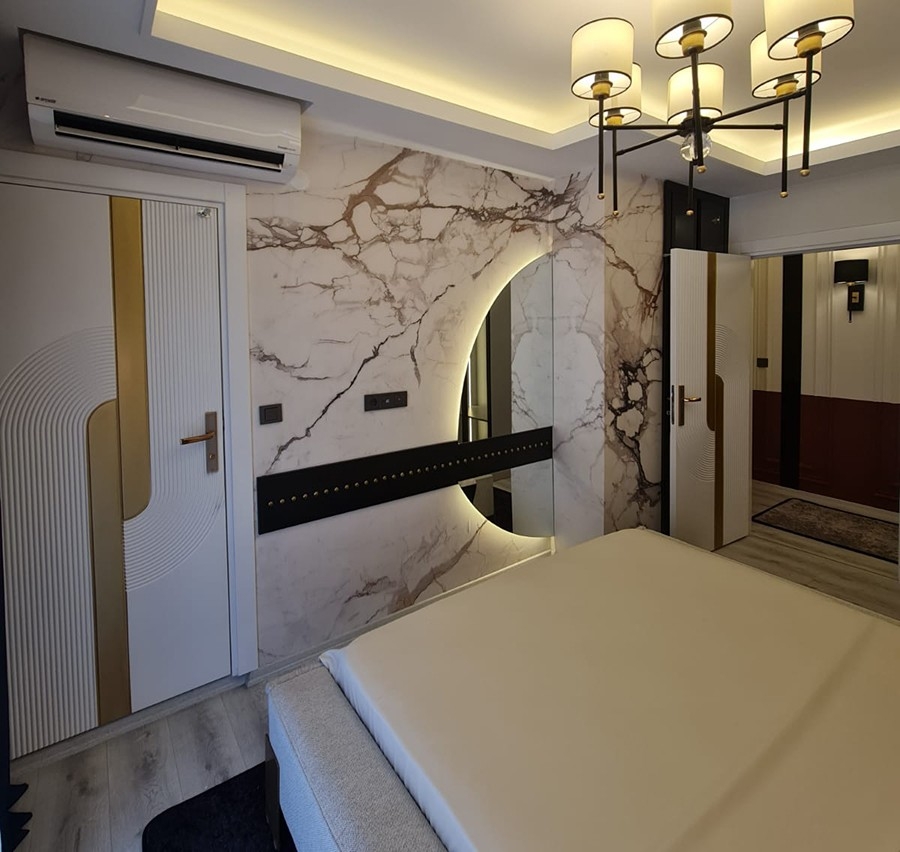 Spacious 2+1 Apartment in Alanya City Center with Mountain View